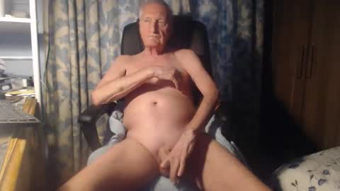nudecambud online show from May 31, 2026, 4:31 am