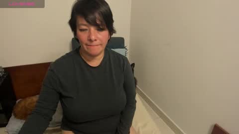 Snapshot of nuit_rose chatting on January 16, 2025, 5:00 am nuit_rose online show from January 16, 2025, 5:00 am