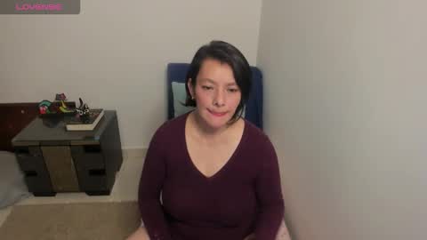 nuit_rose online show from September 27, 2025, 2:05 am