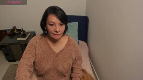 nuit_rose online show from October 17, 2025, 2:15 am