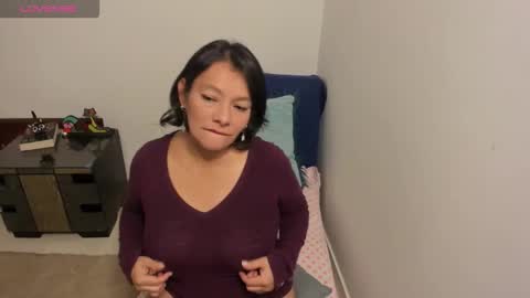 nuit_rose online show from December 1, 2025, 2:05 am