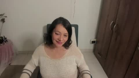 nuit_rose online show from June 19, 2026, 12:26 am