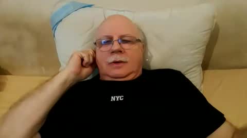 nukiss online show from October 24, 2025, 8:44 am