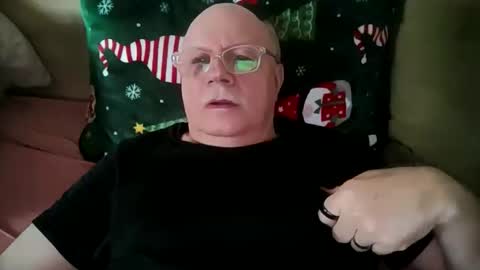 nukiss online show from December 18, 2025, 9:15 am