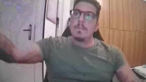 nuotatore90 online show from September 15, 2025, 7:58 pm