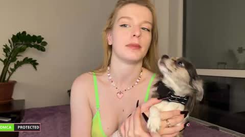 nura_foxx online show from December 11, 2024, 10:38 pm
