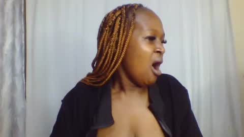nutgal online show from June 25, 2026, 12:54 am