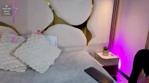 nuvijones online show from September 10, 2025, 7:58 pm