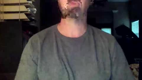 nvrenuff1979 online show from May 7, 2026, 11:37 am