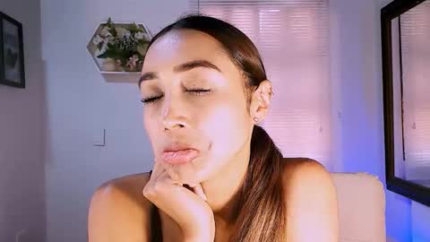 Snapshot of nycole_1988 chatting on March 19, 2026, 6:45 pm Nycole online show from March 19, 2026, 6:45 pm