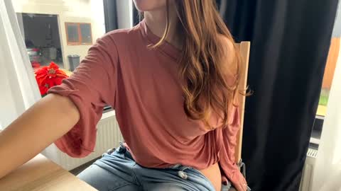 Snapshot of nyconik chatting on October 9, 2025, 9:51 am Nicol online show from October 9, 2025, 9:51 am