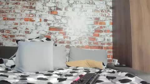 milf online show from February 6, 2026, 11:02 am