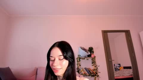 Snapshot of nymph_bliss chatting on December 15, 2025, 3:55 am Nymph bliss online show from December 15, 2025, 3:55 am