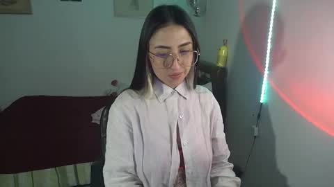 Snapshot of nymph_frida chatting on March 6, 2026, 7:49 am Frida online show from March 6, 2026, 7:49 am