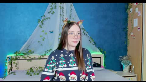 Snapshot of nymphalean chatting on December 15, 2024, 7:10 pm Kat online show from December 15, 2024, 7:10 pm