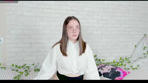 Kat online show from November 7, 2025, 9:31 am