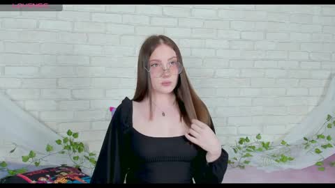 Snapshot of nymphalean chatting on April 1, 2026, 6:27 pm Kat online show from April 1, 2026, 6:27 pm