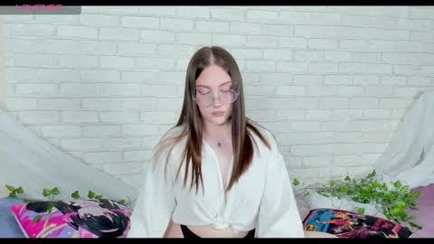 Snapshot of nymphalean chatting on April 2, 2026, 2:58 pm Kat online show from April 2, 2026, 2:58 pm