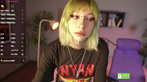 Snapshot of nyx_dolll chatting on April 16, 2026, 4:35 am Nyx Doll online show from April 16, 2026, 4:35 am