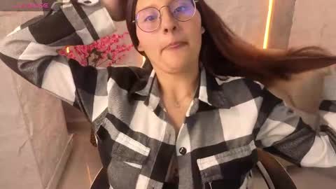 Online 800 to 1400 online show from October 11, 2025, 1:09 pm