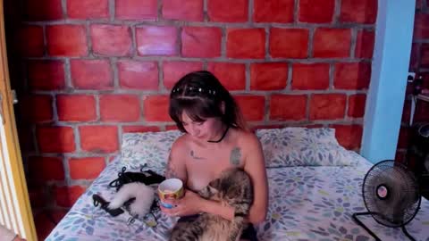 Snapshot of nyxiia chatting on December 19, 2025, 6:04 pm Scarlett online show from December 19, 2025, 6:04 pm