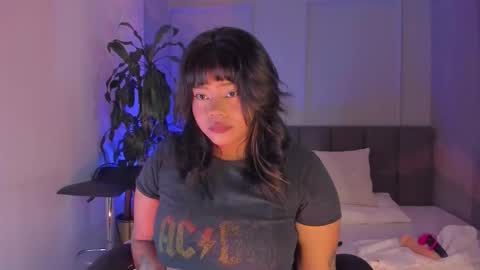 Nyx online show from February 2, 2026, 4:00 am