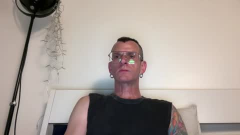 Snapshot of o_johnny_deep_o chatting on July 5, 2026, 10:17 pm Jonathan Deep online show from July 5, 2026, 10:17 pm