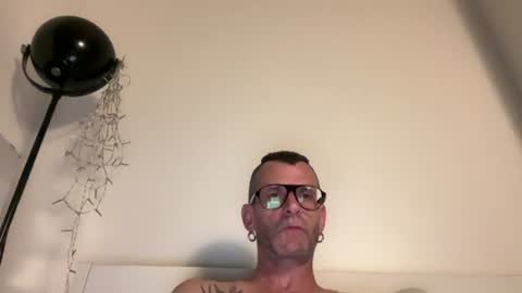 Snapshot of o_johnny_deep_o chatting on August 4, 2026, 3:43 am Jonathan Deep online show from August 4, 2026, 3:43 am