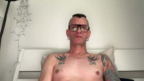 Snapshot of o_johnny_deep_o chatting on August 6, 2026, 8:16 am Jonathan Deep online show from August 6, 2026, 8:16 am
