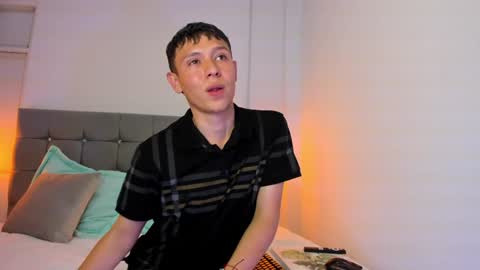 Lyam online show from December 10, 2024, 4:13 am