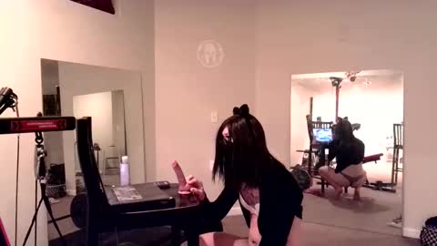 Snapshot of obedientsissycuck chatting on October 28, 2025, 12:30 pm obedientsissycuck online show from October 28, 2025, 12:30 pm