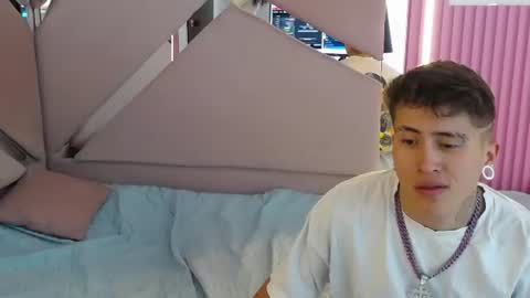 oblivionlove online show from June 11, 2026, 2:53 am