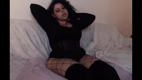 Snapshot of obscurabruised chatting on January 2, 2025, 5:35 am Obscura online show from January 2, 2025, 5:35 am