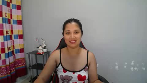 obsidian_r0se19 online show from November 5, 2025, 7:25 pm