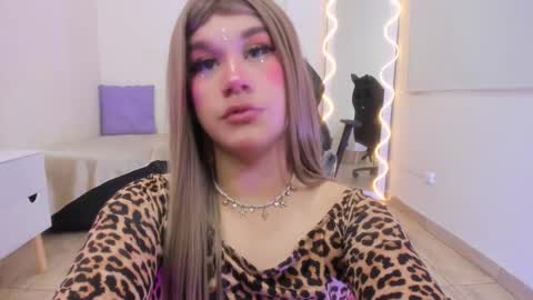 Snapshot of ocean_tay chatting on October 19, 2025, 12:50 pm ocean_tay online show from October 19, 2025, 12:50 pm