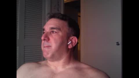 Snapshot of oceanmanx chatting on October 2, 2025, 2:40 am Ocean online show from October 2, 2025, 2:40 am