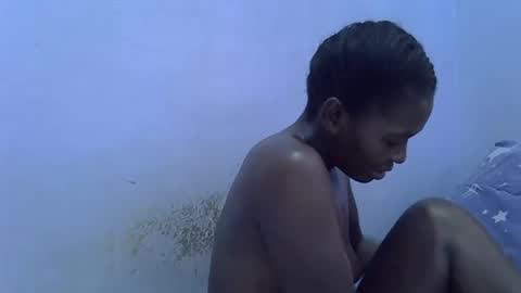 Snapshot of oceanwavves chatting on April 15, 2026, 12:01 pm Paloma online show from April 15, 2026, 12:01 pm