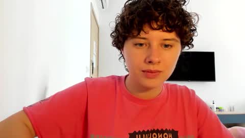 Evie online show from February 20, 2026, 6:26 am