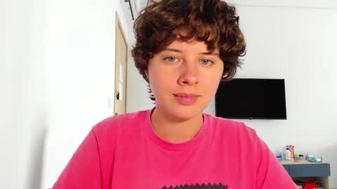 Evie online show from March 3, 2026, 4:51 am