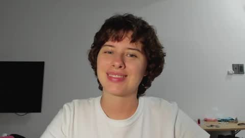 Evie online show from May 8, 2026, 2:33 pm