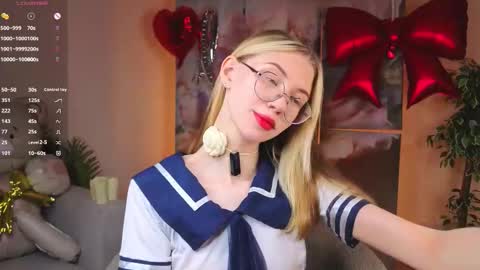 Lynna online show from February 15, 2026, 11:08 am