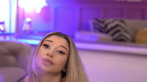 Snapshot of odettebensen chatting on October 17, 2025, 5:21 am Odette online show from October 17, 2025, 5:21 am