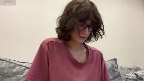 Snapshot of odettehatt chatting on February 26, 2026, 4:33 am Thea online show from February 26, 2026, 4:33 am