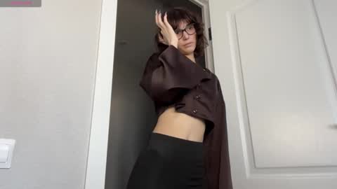 Snapshot of odettehatt chatting on March 8, 2026, 4:27 am Thea online show from March 8, 2026, 4:27 am