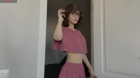 Snapshot of odettehatt chatting on March 23, 2026, 4:27 am Thea online show from March 23, 2026, 4:27 am