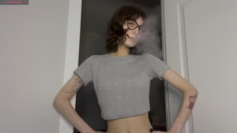 Snapshot of odettehatt chatting on April 3, 2026, 4:32 am Thea online show from April 3, 2026, 4:32 am