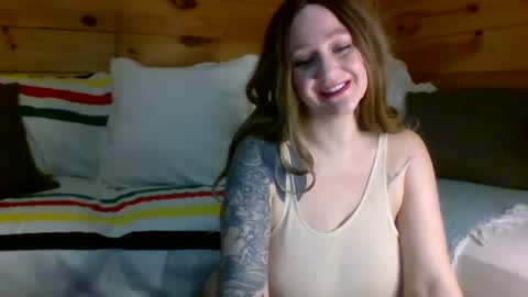 Luna online show from March 1, 2025, 3:43 am