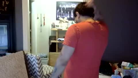 oscar flores online show from April 21, 2026, 12:44 pm