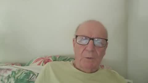 Snapshot of oggi95 chatting on May 20, 2026, 1:50 pm oggi95 online show from May 20, 2026, 1:50 pm