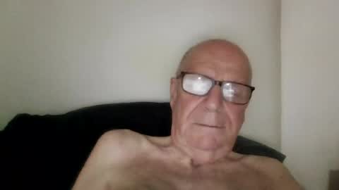 Snapshot of oggi95 chatting on July 17, 2026, 6:20 am oggi95 online show from July 17, 2026, 6:20 am